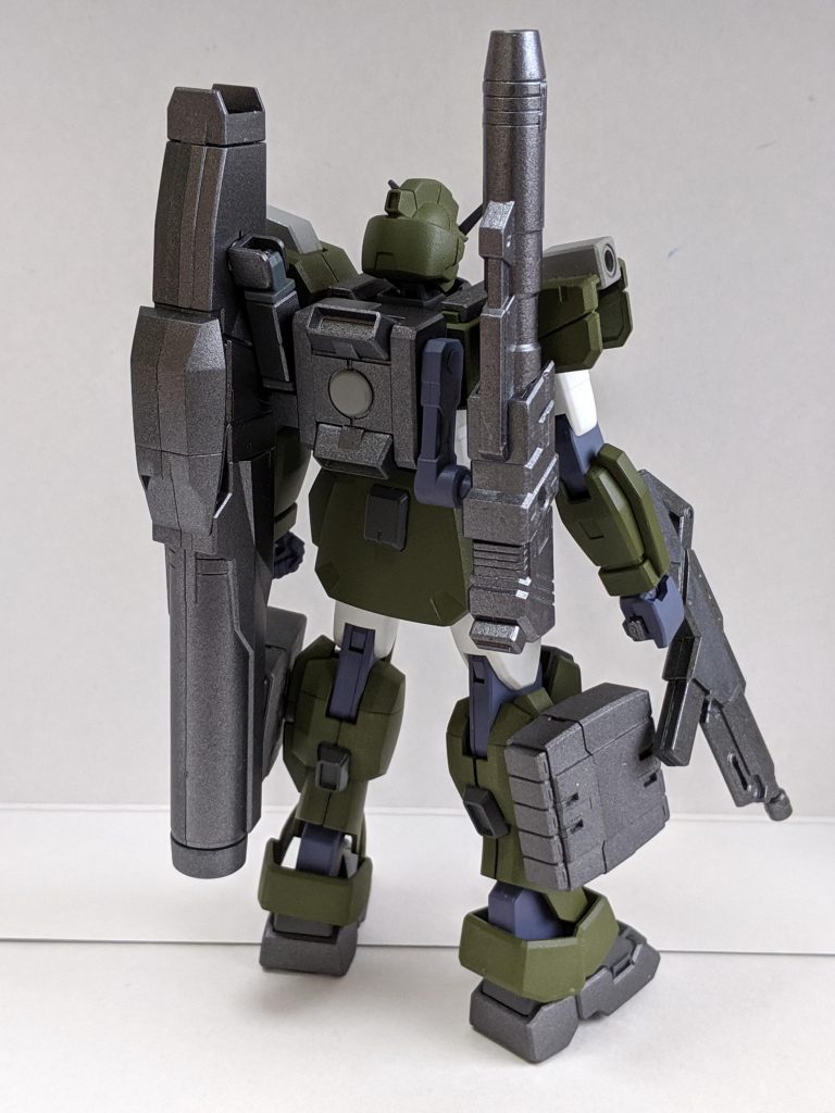 背面
違和感少なめのところはスチールグレーをちらほら残しています。白もつや消しだけ吹いたような…