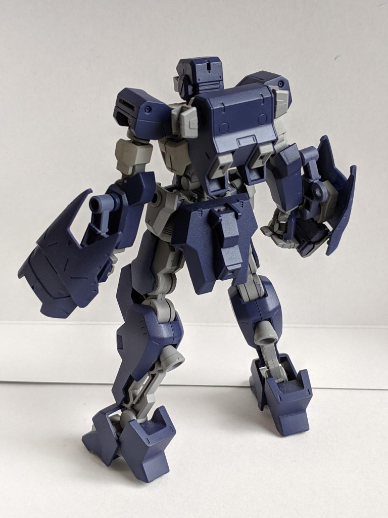 背面
紫電は完全にキットのまま、サブナックルをボールデンアームズ付属のジョイントで接続しました。