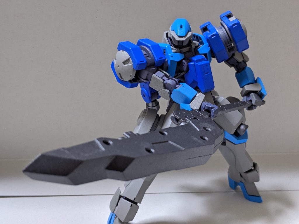 ジョイント位置の変更でリーチを変えることができます。両手持ちも可能。