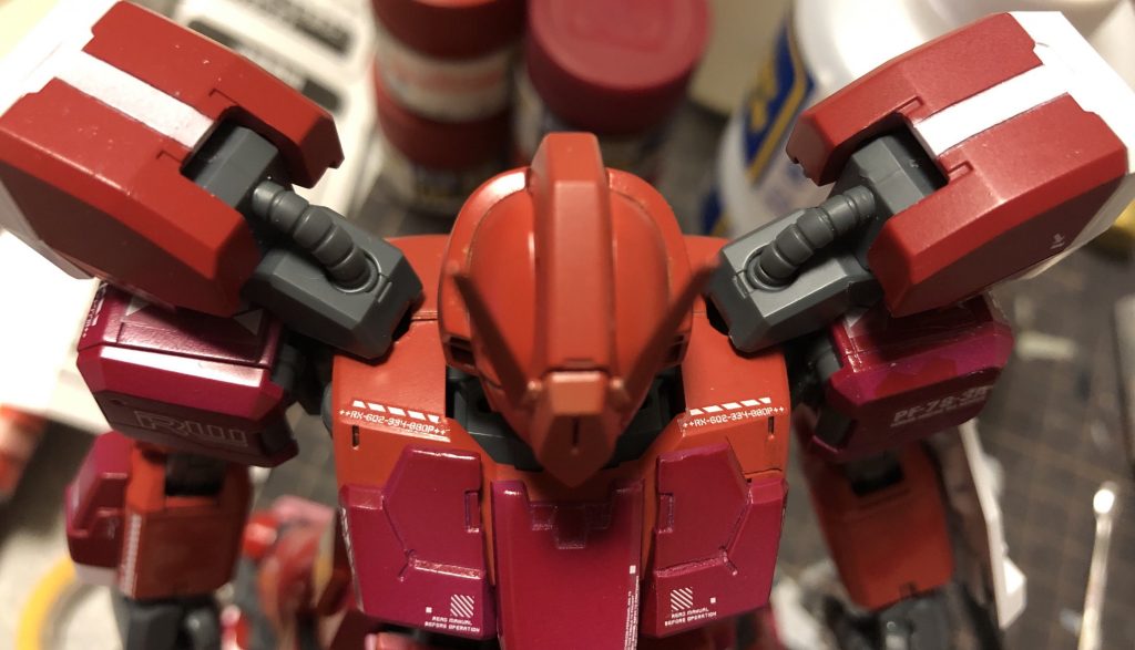 ヒザと肩ブースターにホワイトライン追加