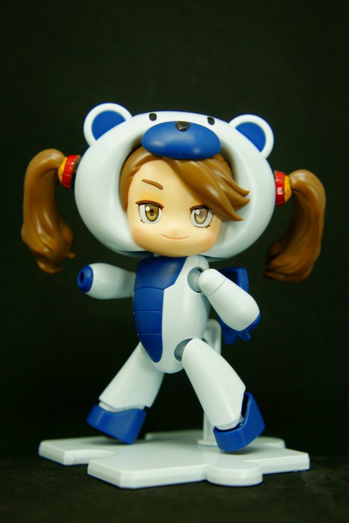 ポージングが限られてしまいますがカワイイのでそんなことは大した問題じゃないですよね。カワイイので。
髪飾りのシールはどうしても綺麗に貼れなくて「クッ…ここだけ塗ろうかな…」って一瞬思ってしまったのは心の弱さです。