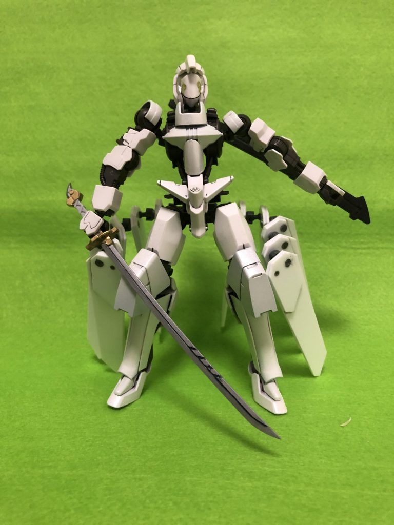 「白い……ガンプラ!?」
いや、まぁたくさん居ますが。初登場シーンの再現を目指しました。