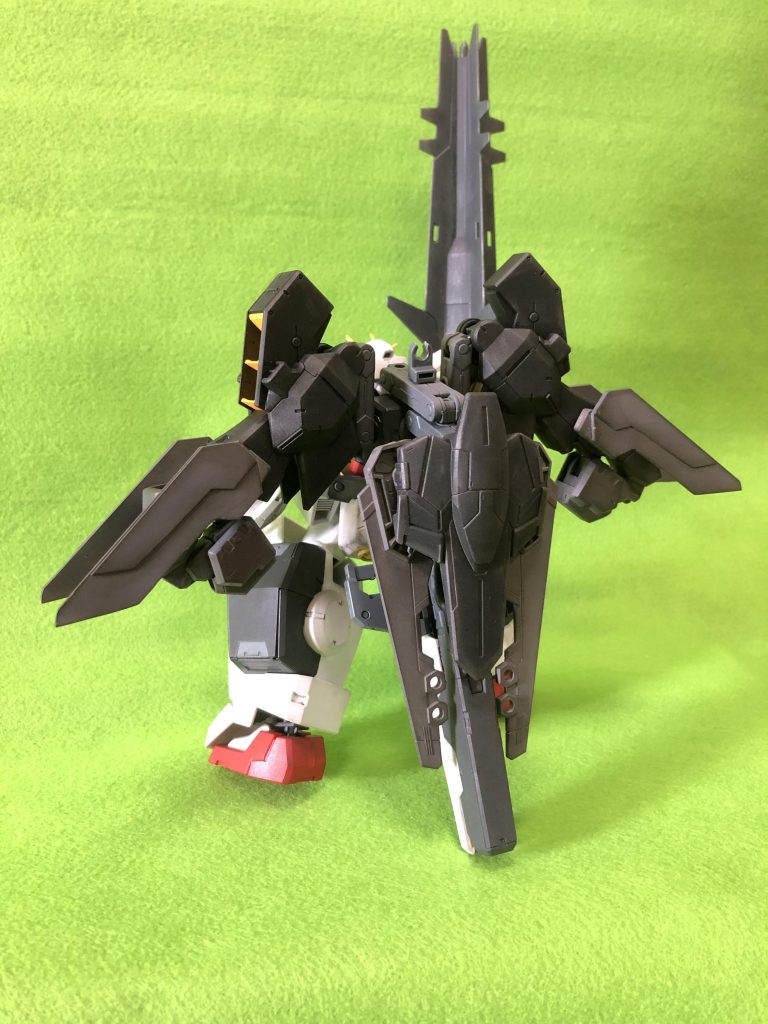 背面。アームアームズのパーツが追加されました。