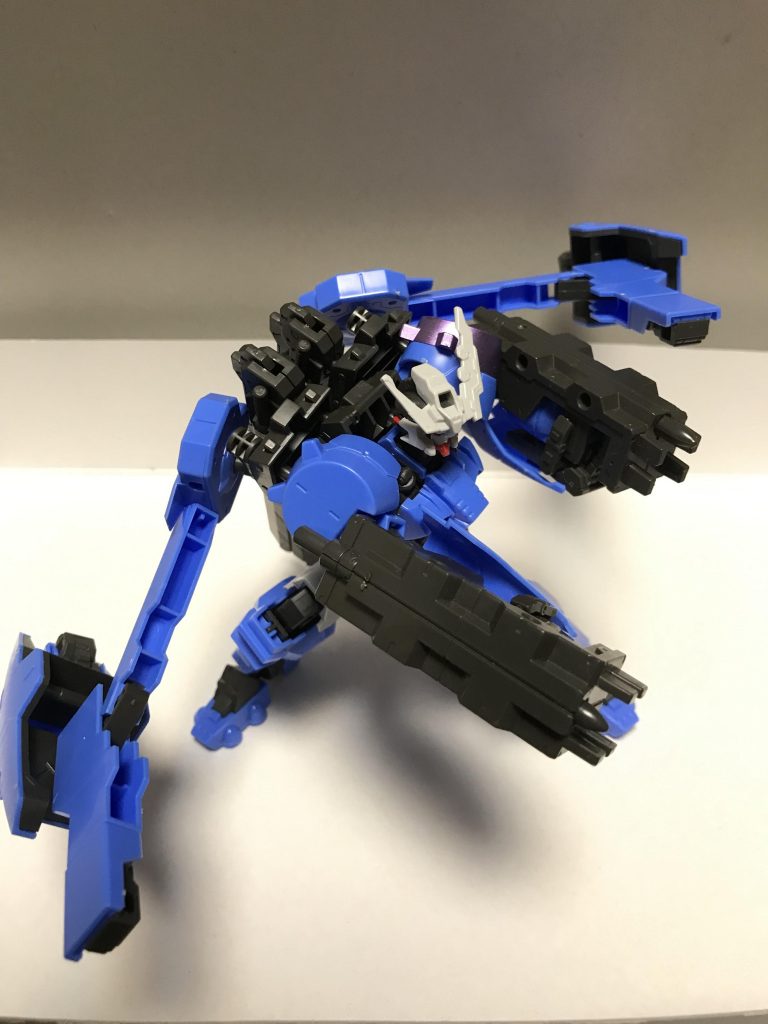 シールドアーム展開！