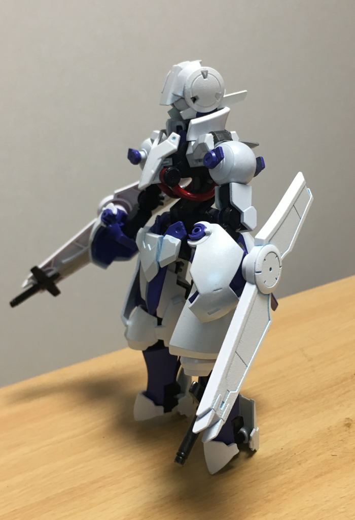 角等一部パーツ無しの段階。量産機風。