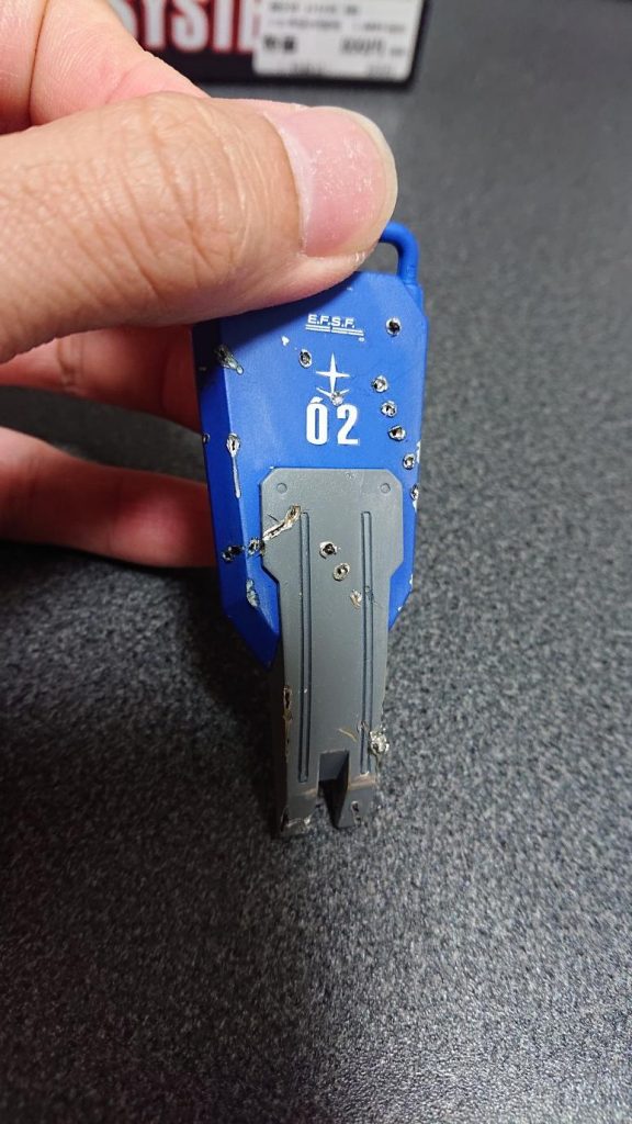 初挑戦、はんだゴテによるダメージ表現。お手軽ですがイイ感じになりました。