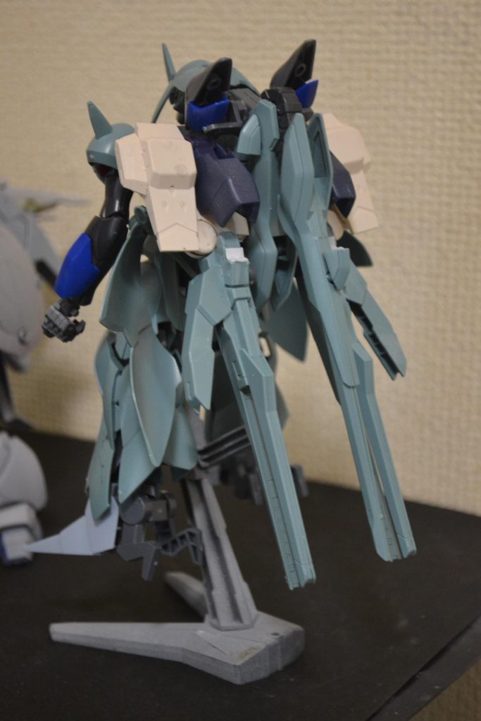 MA形態時の見栄え重視で長めのバックパックです。