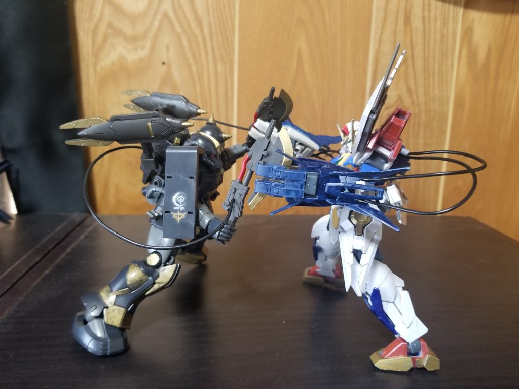 最後にうちのアクト・ザクとバトル風ワンショットや