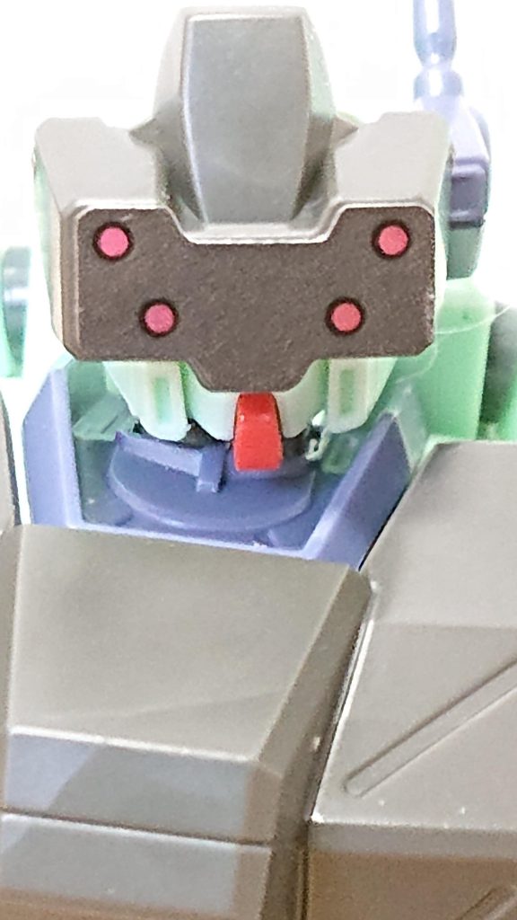 本機はEXAMシステムを搭載していて、頭部バイザーが展開することで発動ができる