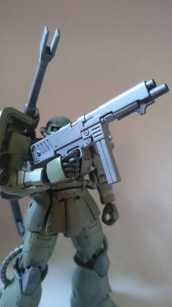 不意の遭遇戦に備えて念のためマシンガンを装備。