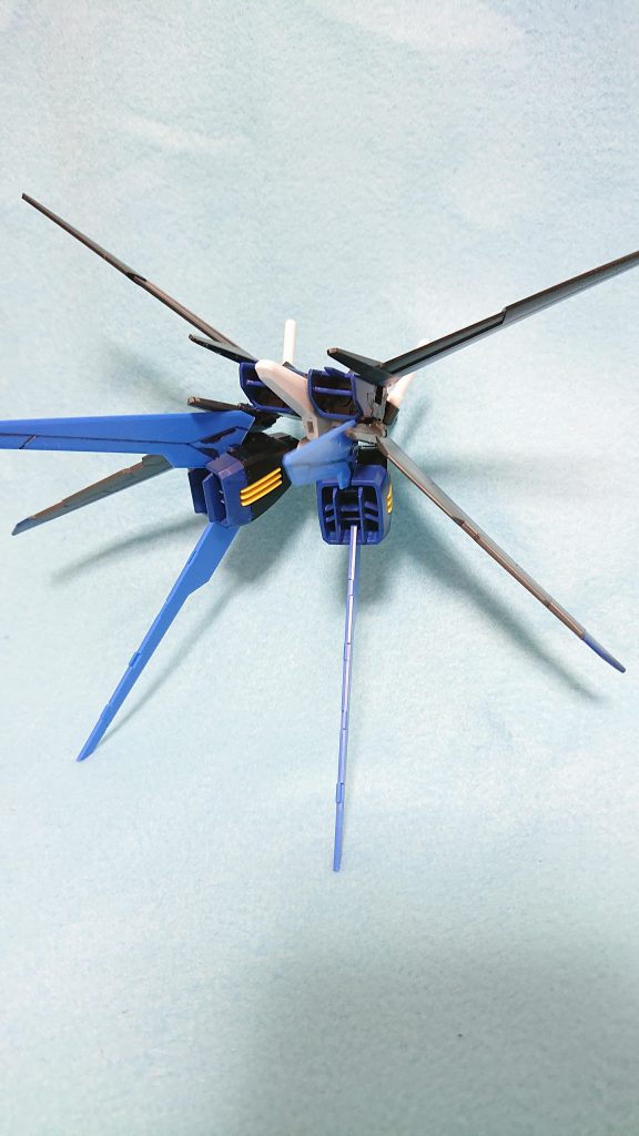 インパルスストライカー
8枚のウイングと4基のスラスターにより、驚異的な機動力を発揮する。
以上設定です。