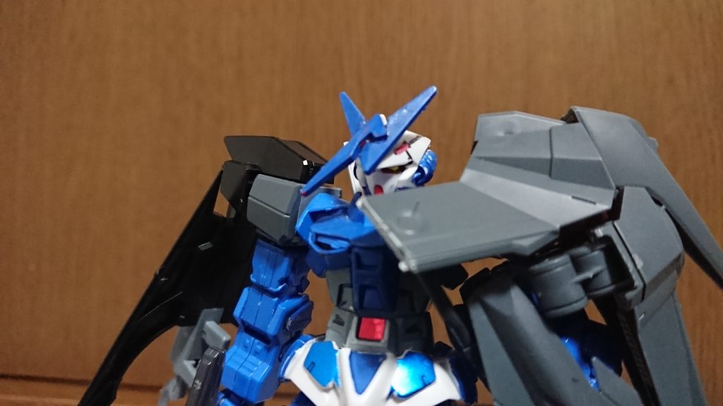 アンテナは一本欠けてます
弄ってたら欠けたので急遽手を加えることになったんですが()