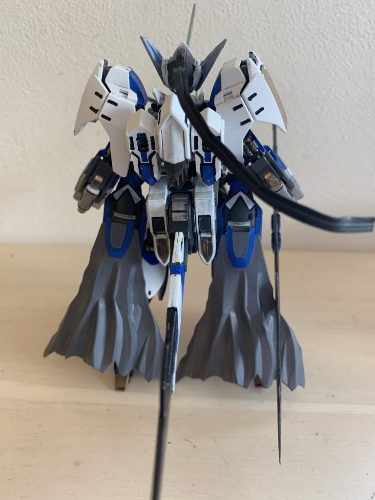 素立ち
特に目立った改造はしてません。いつも通り気の向くままに切り取って貼り付けています。バルバトスがベースなので可動は問題なしです。