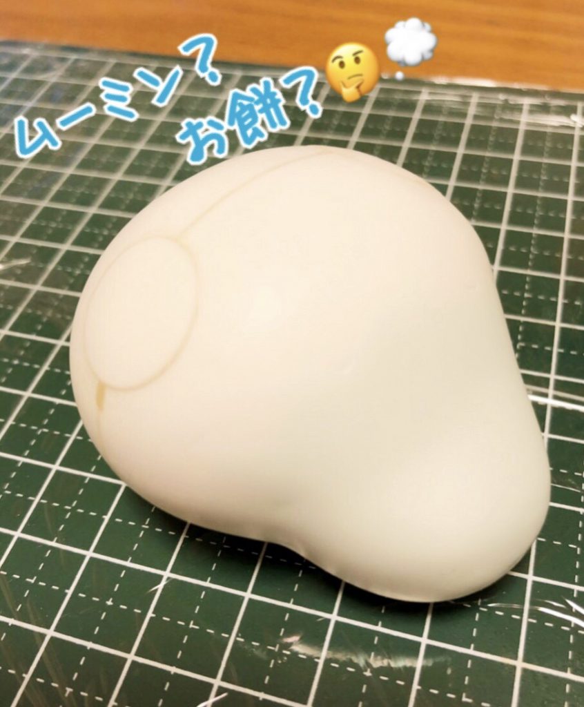 ~制作過程~
耳を削ったり、ユニコーンの馬っぽいお顔になるようパテで成形しました♪
私の作品ではよくパテや樹脂粘土などを使うことが多いのですが、ここまで顔の大部分をパテで成形したのは初めてです✨もちろん耳や角などもパテで作りました☆*。