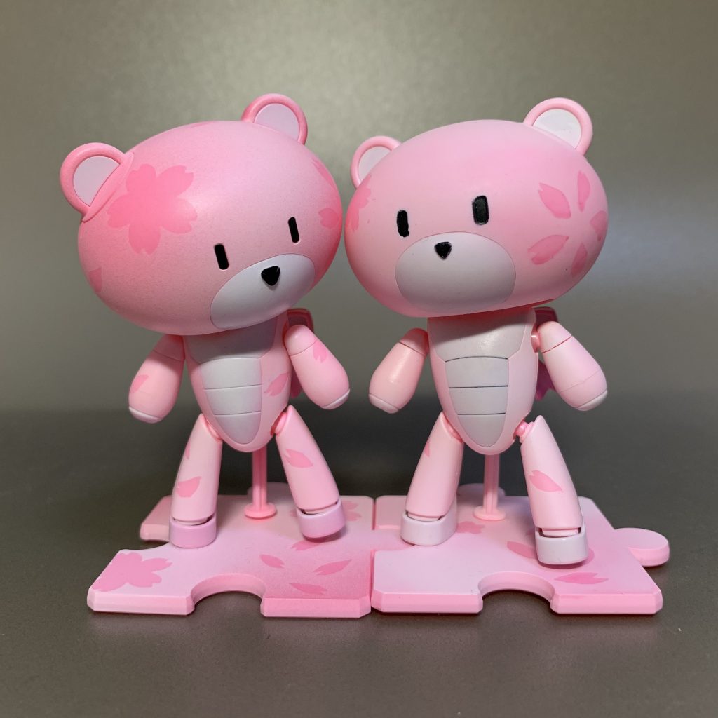 以前作成したサクラプチッガイ(右)と共演顔の桜の花びらが滲んでしまったのでリベンジ作成の機会を探していたのですが、マスコンが行われるということでしたのでこの機にリメイクしました。