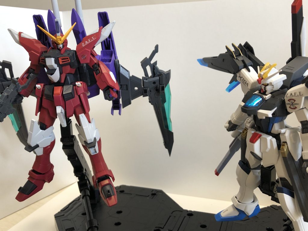 エターナルジャスティスと対面
ジャスティス〔キラヤマトだな）
フリーダム    〔アスラン？アスランザラ）