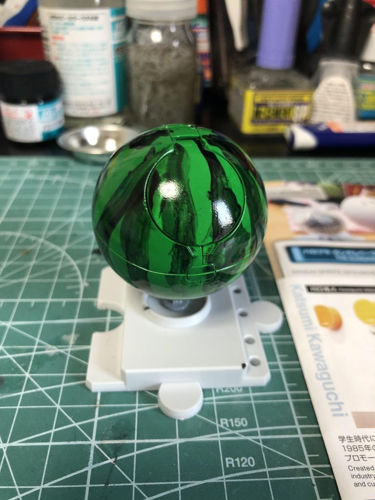 各方面。
筆塗りした模様は水性塗装使ってます。
最初薄め過ぎてしまった。
かすれた感じが独特で良いのではないかと思います。