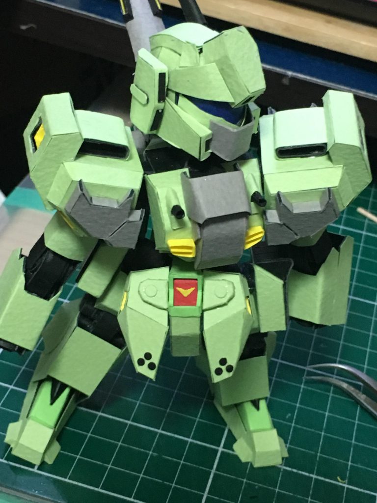 バランスを取りながら、ミスったら取り外して再調整→再取り付けを繰り返して完成。