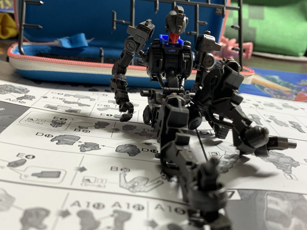 素体であるガンダムフレーム1、いつか塗装したいですね