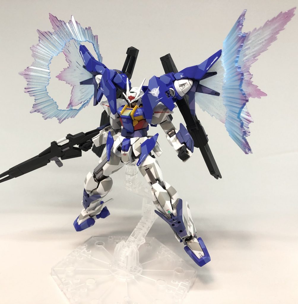 光の翼は、クリアカラーを使用してグラデーションをかけています。
外側はクリアーピンクなのですが、下地のブルーが透けて紫になっています。上手くいってよかったです…！