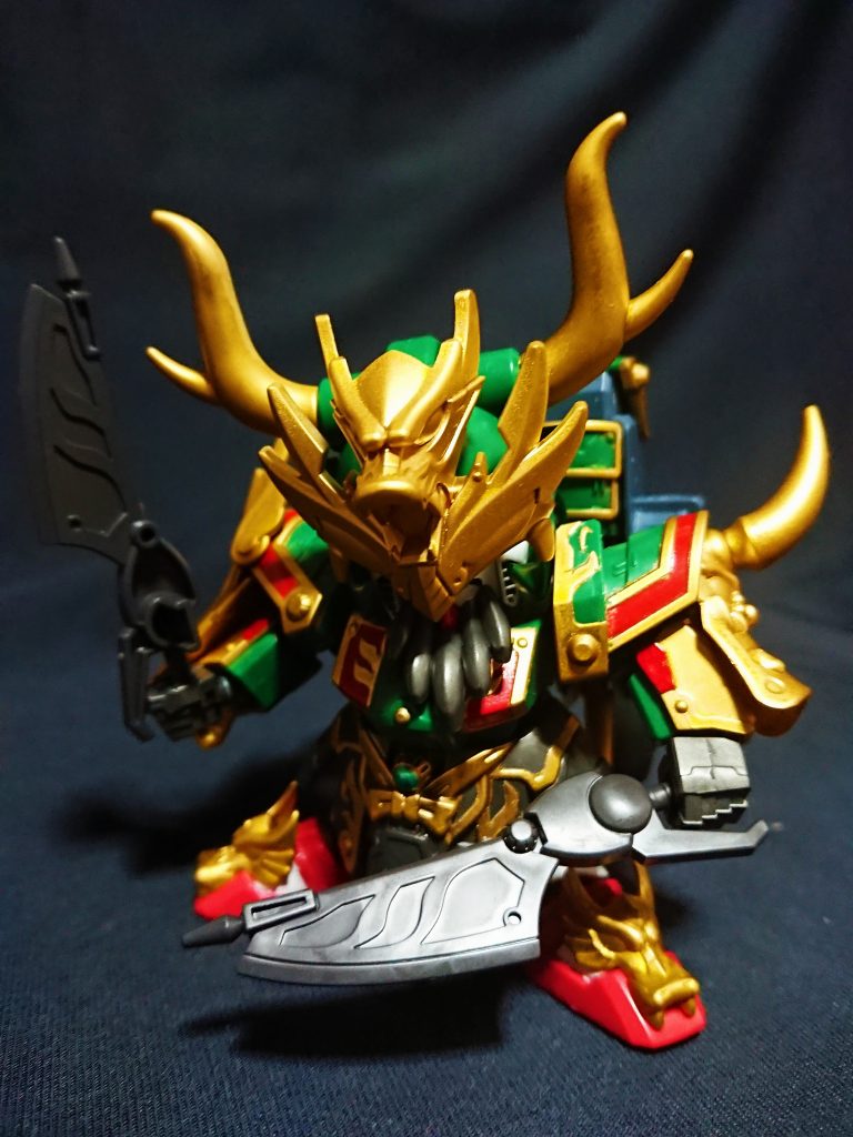 周倉の武器の尖刃刀に似た武器を持たせています。
レプリカ設定のためあえて無塗装ですw
大型バックパックのおかげで背部の貧弱さが改善され、ZZらしさが出せたかと思います。