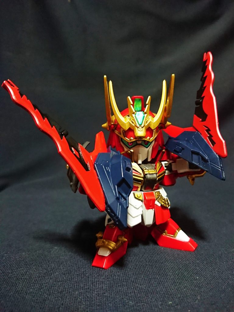 刃付きの手甲として装備できます。
接続はアニマギアのピンがちょうど良い3mmサイズのため使用しました。
背部接続時も手に持たせる際にも便利です。