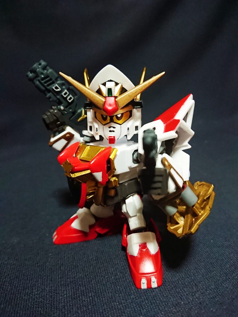 三国伝のホンタイさんをベースに、ちーびーのパーツを取り付けていきました。
アレンジした箇所もありますが極力オリジナルを重視し改修しています。