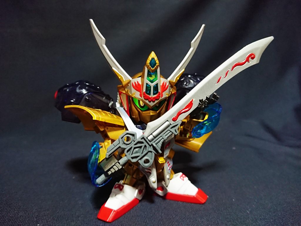 孔明や司馬懿より先に覚醒した轟の四大都督の１人。
担いだ天雷火砲を軽々と扱えるようになった。
弓を分離した白爪刀と白虎刀での近接戦、白爪弓と天雷火砲での遠距離戦など、判断力も高く戦場での軍師の采配も轟随一。