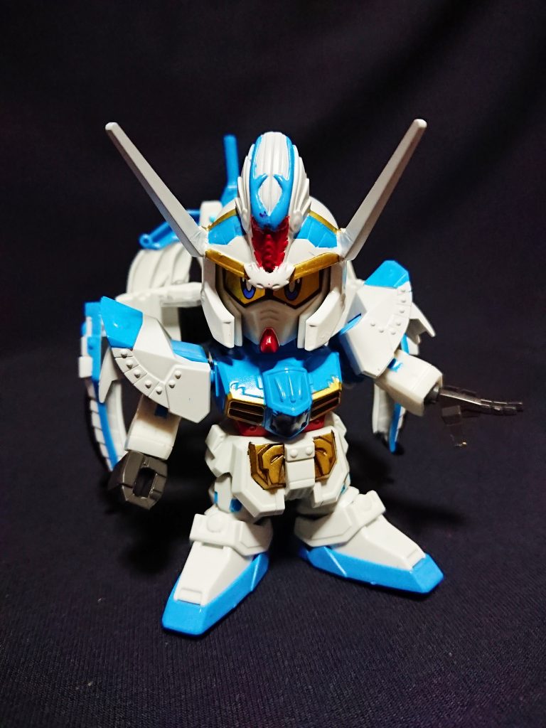 諸葛瑾Gセルフ 孔雀装形態
所謂パーフェクトパック状態です。
孔雀羽扇を背中にし、盾を装備します。