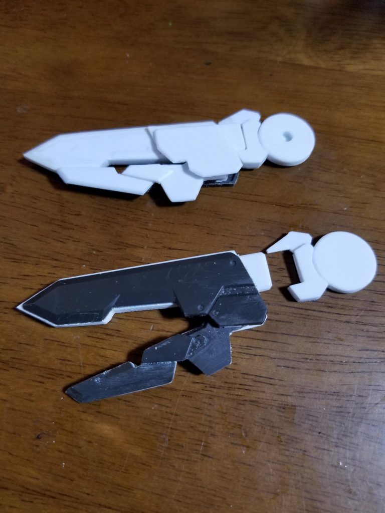 サイドアーマーのクロー