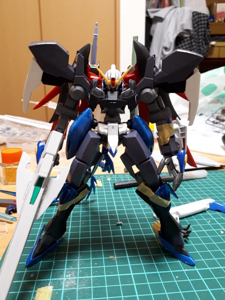 制作工程
ほとんどグレイズアインで出来ています
腕部や腰には煌・ギラーガのパーツを使用しています。