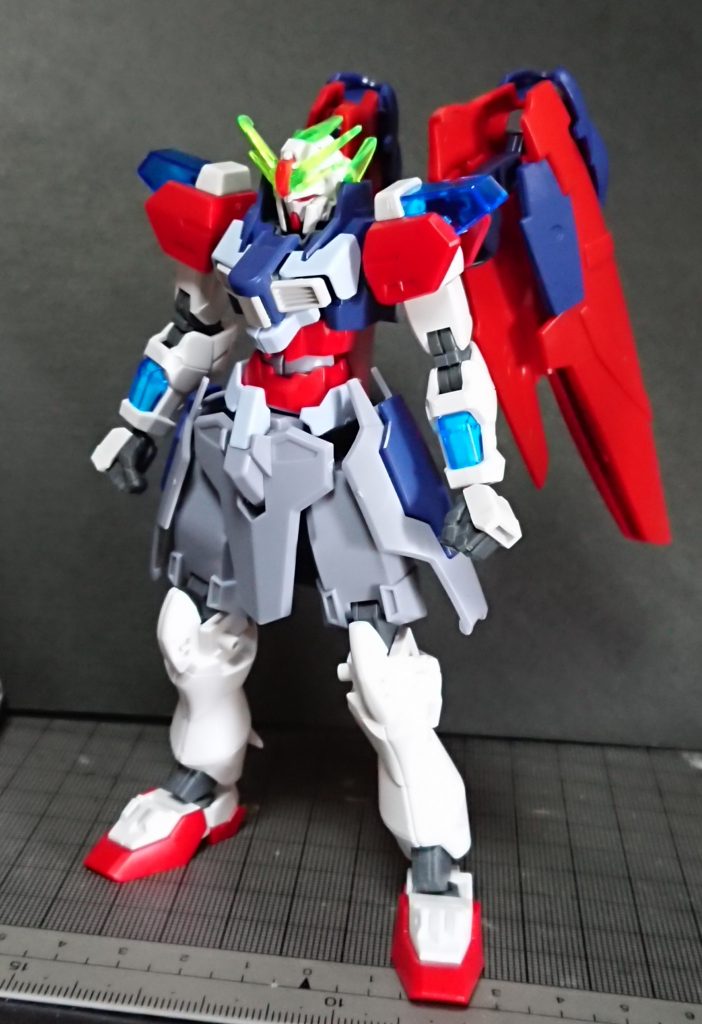 頭と胴体がスタイリッシュですが、マスターガンダムっぽくないので、この組み合わせは次回以降に持ち越し(笑)