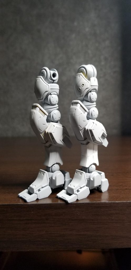 脛を1.5ミリ延長しました(画像左)