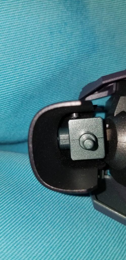 諦めてビームサーベルは泣く泣くカットしてます。