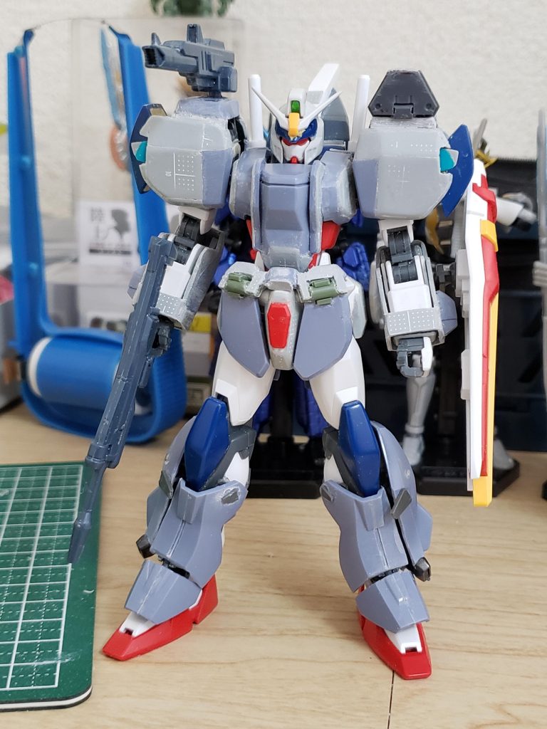 アサルトシュラウドも稼働箇所を増やしています。
フロントスカート、アンクル部分は可動式にしました。