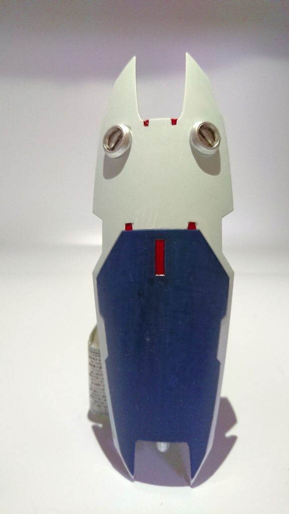 ・*コマンドシールド改*
形状はコマンドシールドだが、材質とビームコーティングは最新の物に更新されている。
・*ビームショットランチャー*
シールドに内蔵されている近距離用ビームショットガン。ニューガンダムのシールドに内蔵されている物を真似ている。