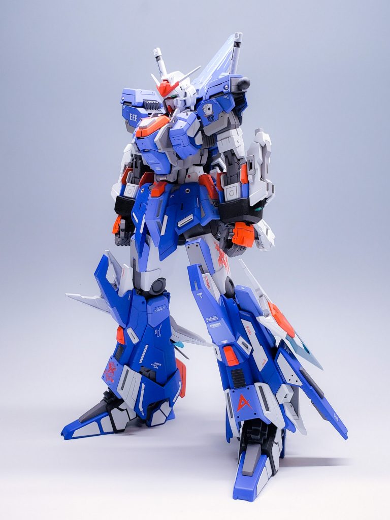 肩のランチャーを外した状態になります。とてもシンプルなスタイルでめちゃくちゃ気に入ってますw