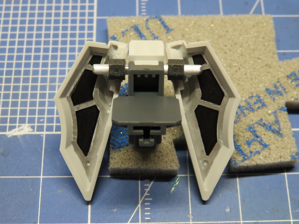 スカートの加工部分は市販のポリパーツとアルミ棒で制作
ごり押しですが本来のパーツ配置と大きな差異無く完成できたので個人的に満足です