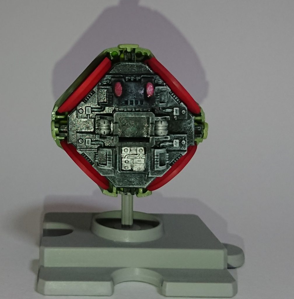 中身の黒い部分にドライブラシしてます