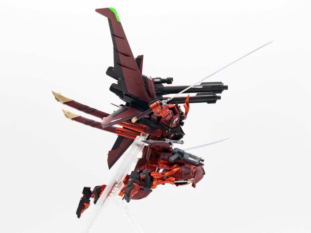 人間に近い自然な可動をするのでポージングもかっちり決まります