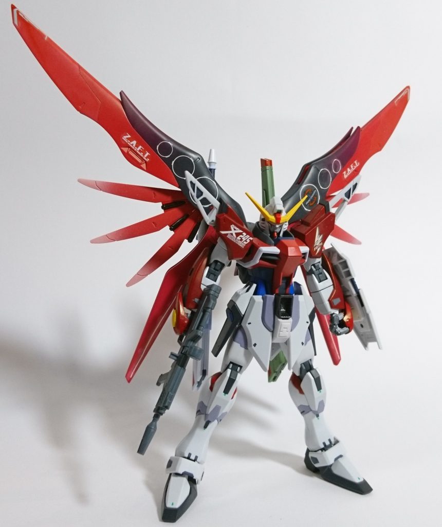 [塗装箇所]
アンテナ等…デスティニーイエロー
肩、腕…グレー→レッド
胸…グレー→シャアピンク
腰…ティターンズブルー、ブルー
各黒部…ファントムグレー
部分塗装…メカグレー＋ホワイト
ウィング…シャアピンク、シャアレッド
光の翼発生部…メタリックブラック