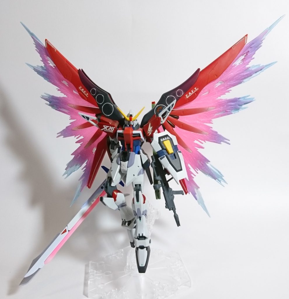 【ショット③ 光の翼】
メインの光の翼エフェクトは
ピンク→メタバイオレット→ホワイト
でグラデーション。
表面のみ塗装することで裏から光が透けるように。