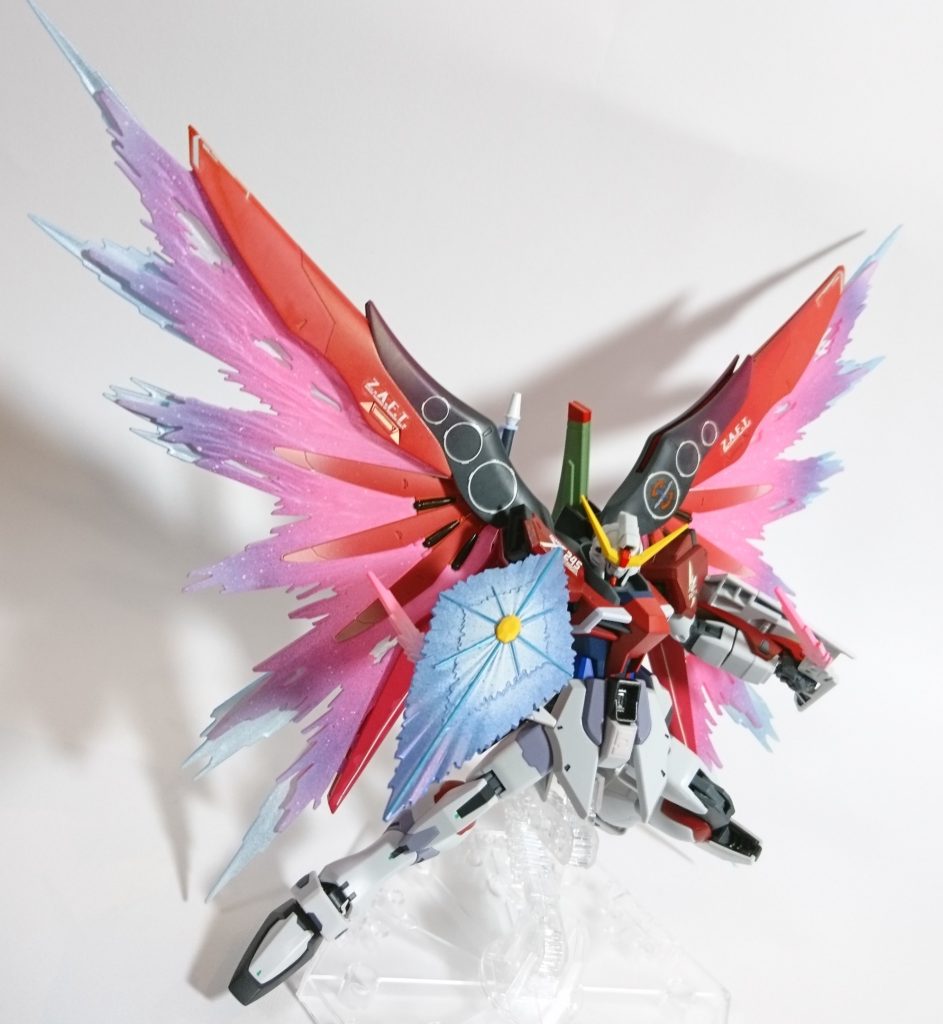 【ショット⑥ フラッシュエッジ&ビームシールド】
ビームシールドはメタバイオレット→ホワイトでグラデーション。
線上部分はメタブルーです。