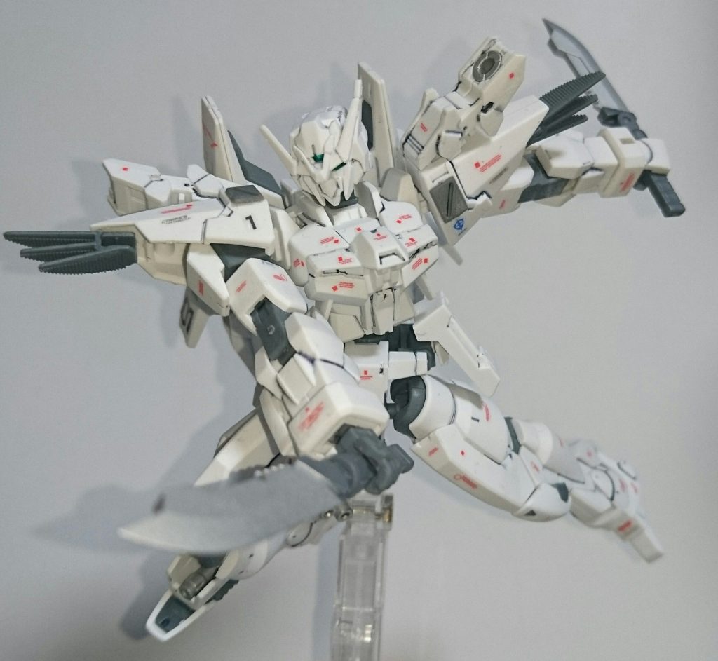 ## 試製対装甲コンバットナイフ「ファイティングバヨネット」
オリジナル武器の実体ナイフです。
肘部に収納されている設定。
名称のファイティングバヨネットは戦闘用銃剣という意味です。
名前の通りドッズライフルの下部に取り付けられます。