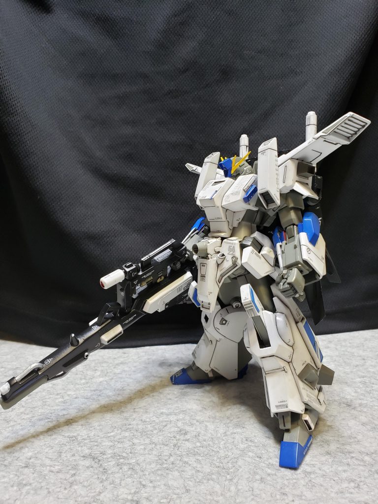 よく見ないと分からないアーマーのちょい変更と付けたしアーマー(膝とか)