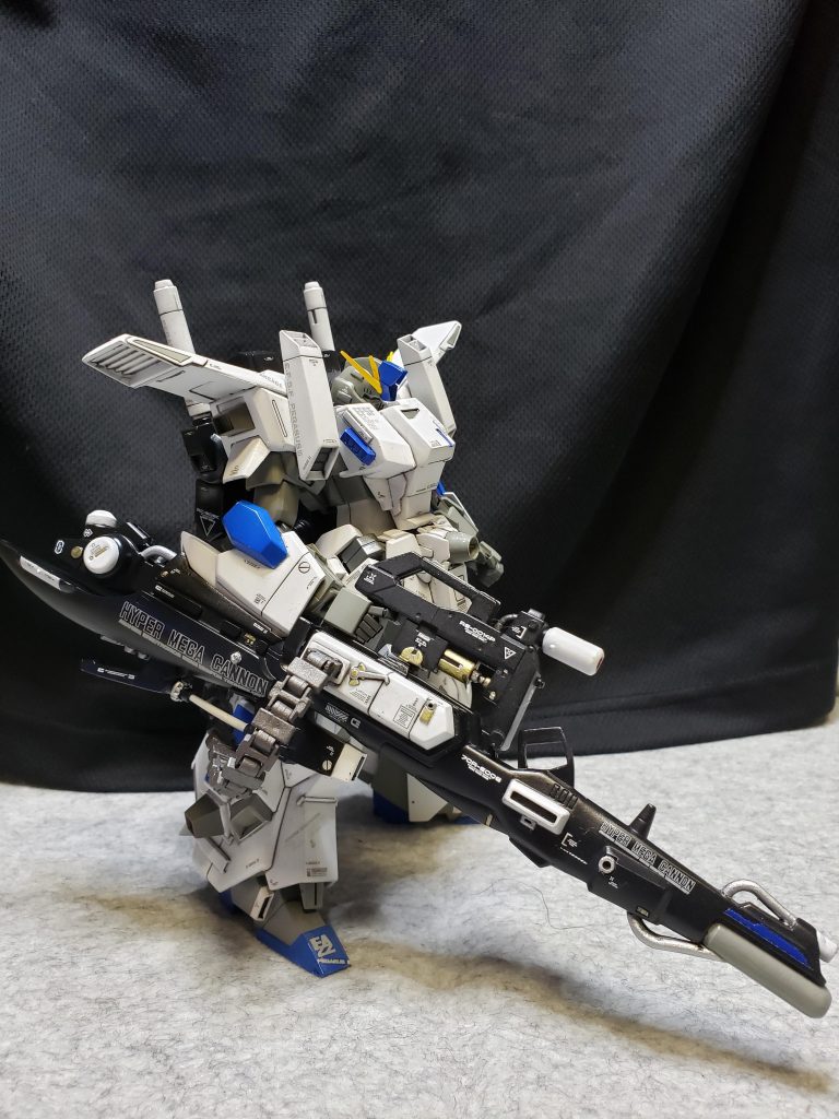 まずハイメガキャノンを腕に持たせる発想から始まり部分的に切り刻み逆転させてみました！