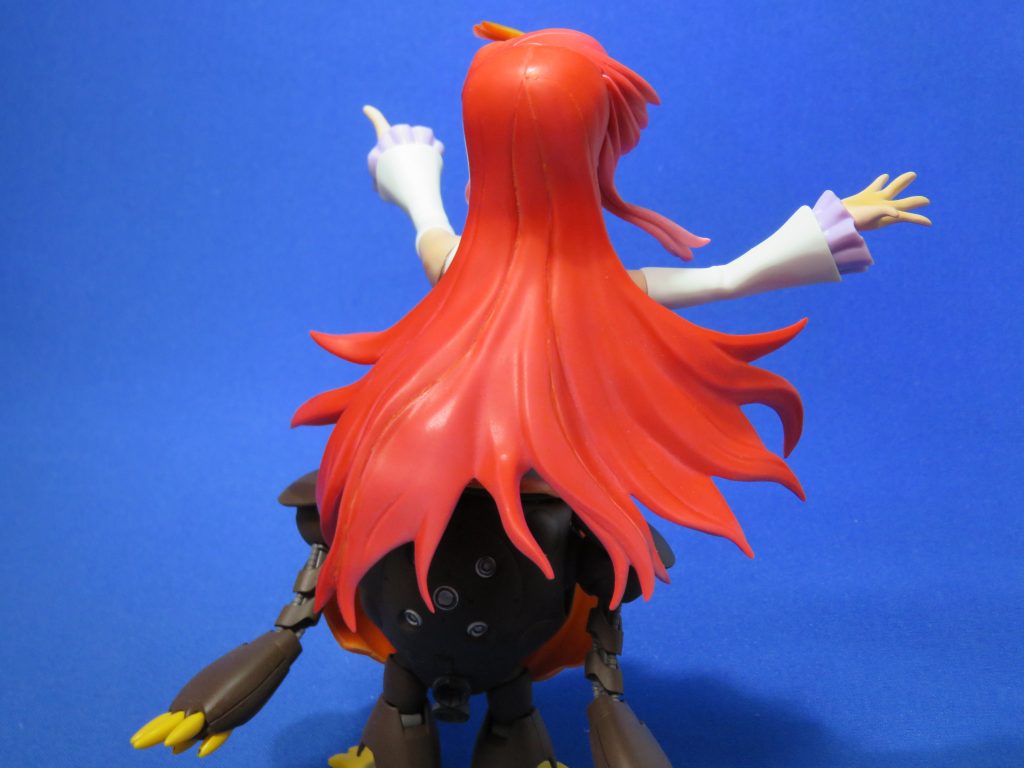 燃えるような紅い長い髪