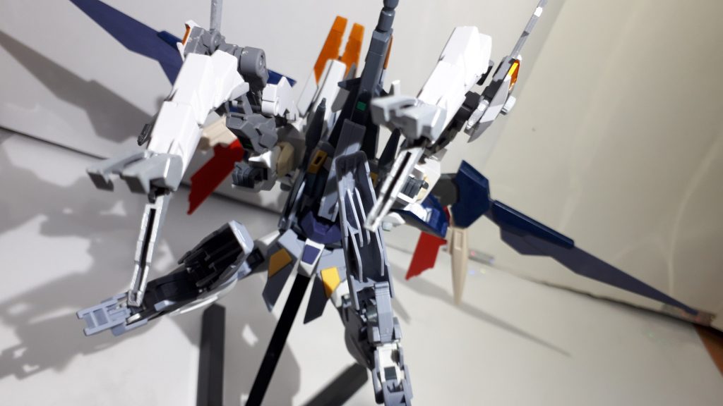 4つのクローはそれぞれ異なる動きも出来る。トリッキーな戦法を取ることも可能だが、扱いには相応の技術と思考処理が必要。