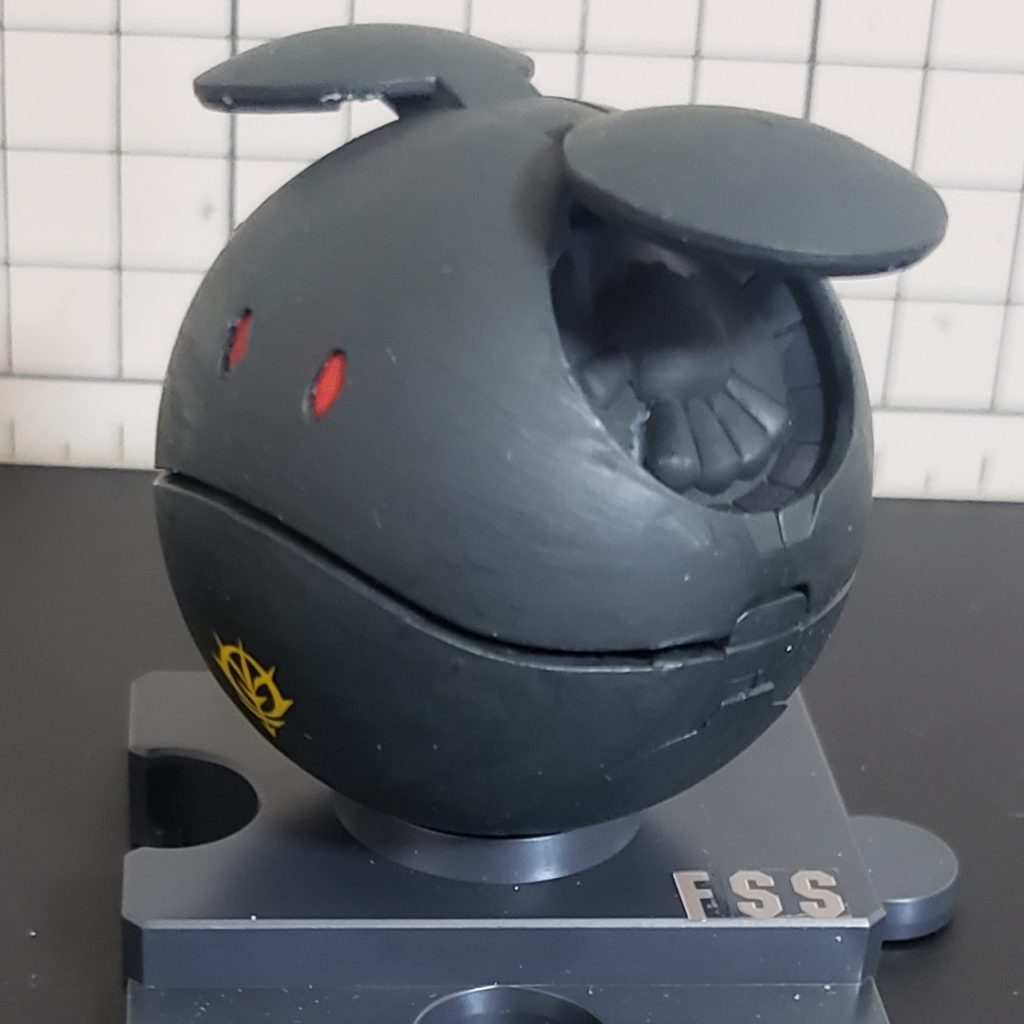 手は半分にスライスして固定で張り付けました。