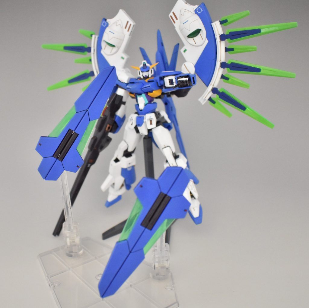 アイギス型 アクション③
サイドアーマー DファンネルはXラウンダー用の無線式誘導シールド。